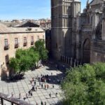 arzobispado gente turismo catedral plaza ayuntamiento consistorio