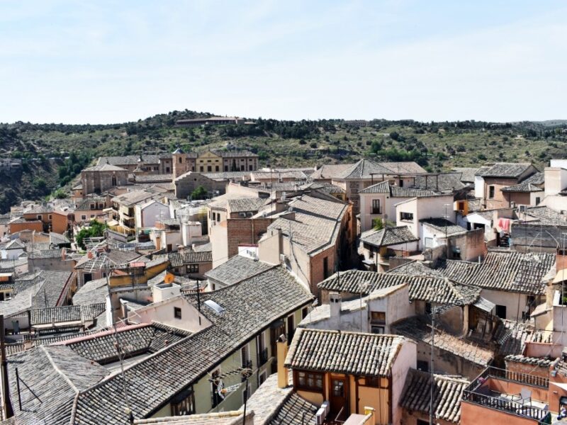 IU no consigue el compromiso de PP y Vox para ofrecer más información sobre la proliferación de pisos turísticos en Toledo