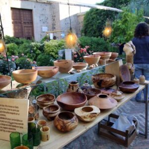 El Jardín de San Lucas se prepara para otra "noche al fresco" con un mercado de artesanía y otro de alimentación