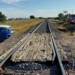 accidente coche arrollado tren paso nivel sin barreras via