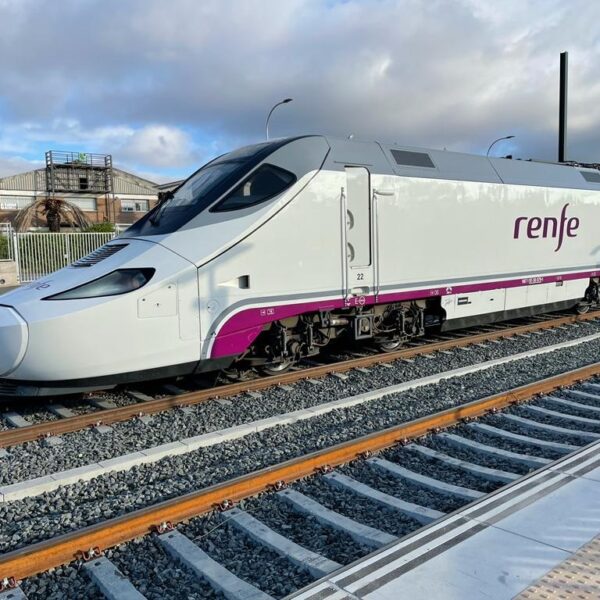 Un Alvia Madrid-Badajoz queda detenido en Talavera por una avería con otra incidencia paralela en la provincia