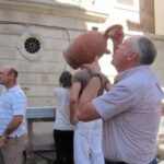 El 'agua de la virgen' regresa a los botijos de la Catedral de Toledo cuatro años después