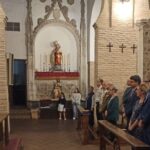 El general Blas Piñar impone su fajín a la "generalísima" Virgen de la Alegría en Toledo con la presencia de PP y Vox