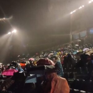 Aluvión de críticas a Puy du Fou tras un espectáculo nocturno pasado por agua que no se canceló