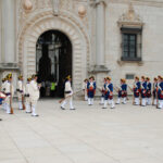 El relevo de la Guardia en el Alcázar de Toledo, a cargo del regimiento de Infantería 'Inmemorial del Rey'
