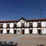 1080px-Chozas_de_Canales,_Ayuntamiento