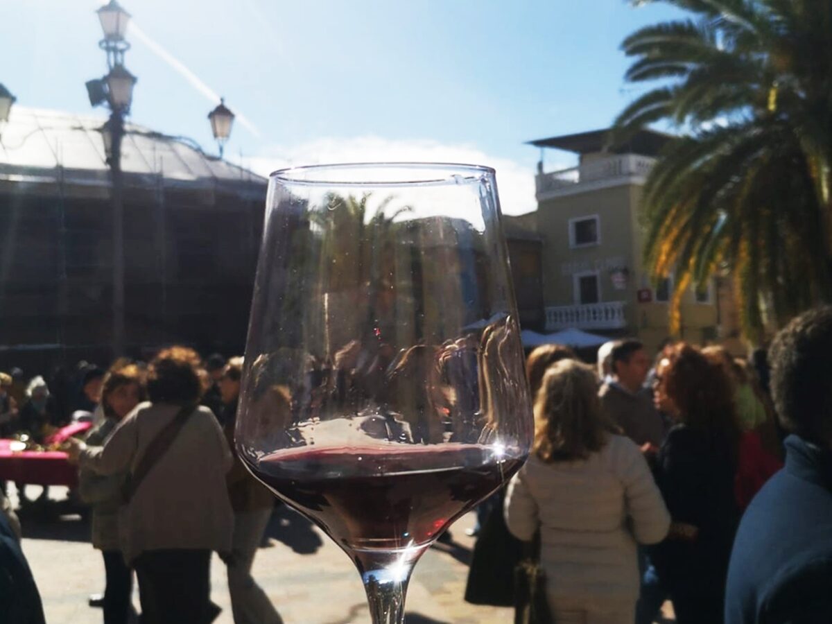 La DO Méntrida celebra su 50 aniversario con una cata magistral de Pedro Ballesteros, primer Master of Wine español