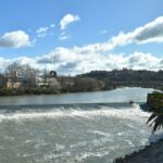 Aseos químicos para evitar vertidos al río Tajo, la condición del Ayuntamiento de Toledo para conceder la licencia de la terraza de la Peraleda