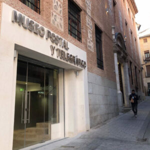 El Museo Postal no abrirá al menos hasta primavera y contará con un nuevo rótulo: el instalado "desentona"