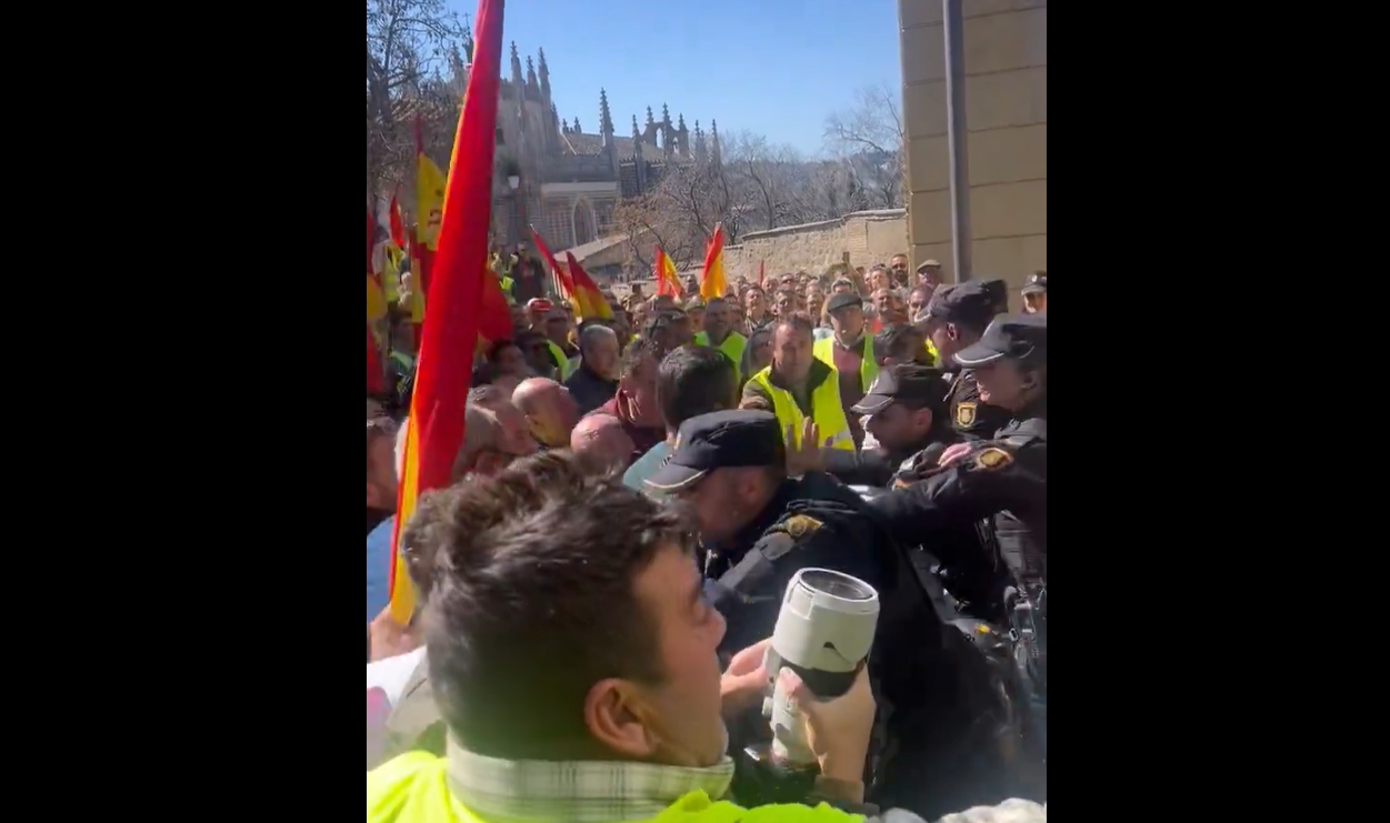 Detenidos dos manifestantes por agredir a la Policía en una de las protestas agrícolas de Toledo 
