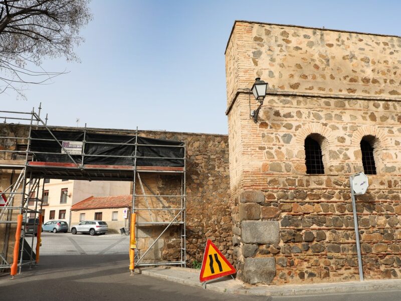 El PP reclama mejorar la conexión ferroviaria de Toledo con Madrid y la restauración de la Puerta del Vado