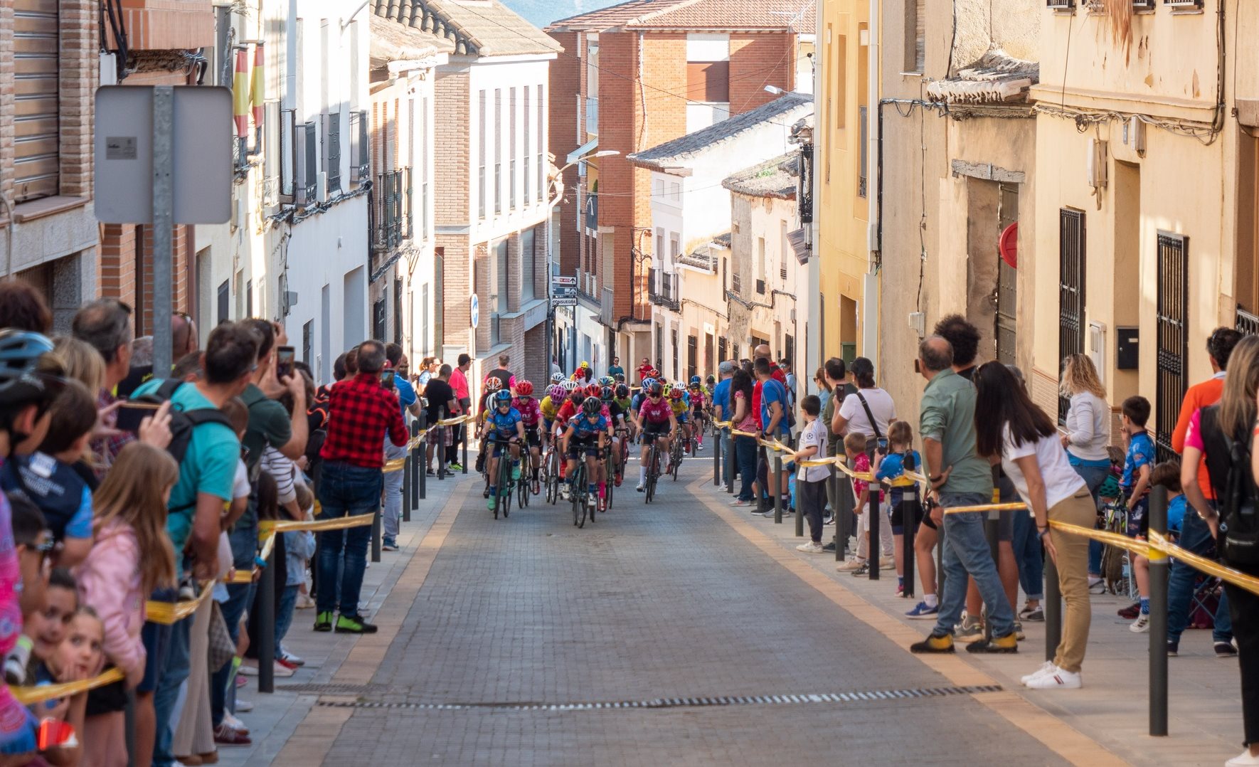 Más de una veintena de clubes de ciclismo de España y Portugal se dan cita en Los Yébenes