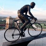 La estatua dedicada a Federico Martín Bahamontes en Toledo volverá a su ubicación original "en breves fechas"