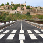 Toledo pierde 200.000 euros de fondos europeos por el retraso en las obras de la pasarela del puente nuevo de Alcántara