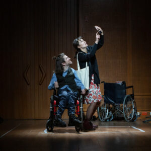 Telmo Irureta y su papel en 'Sexpiertos' para romper tabúes sobre la discapacidad: "Ven una silla y no te ven como un posible ligue"