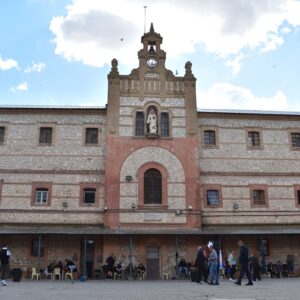 El teatro solidario cruza los muros de Ocaña I con la representación de 'La venganza de don Mendo'
