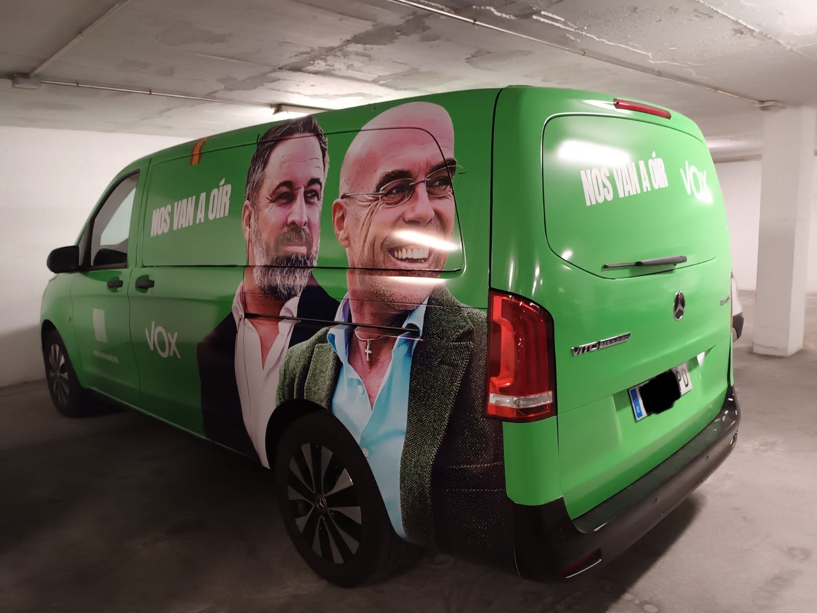 Vox aparca su coche de campaña en el garaje del Ayuntamiento de Talavera: el PSOE lo denunciará ante la Junta Electoral