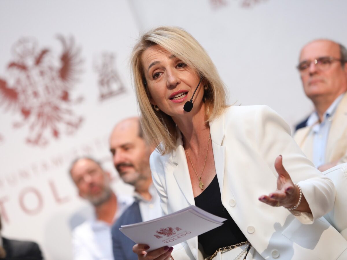 Váyase, señora Cañizares… váyase. Y, por favor, llévese el teleférico con usted