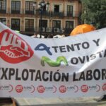 Concentración de trabajadores de Atento en la Plaza de Zocodover, en Toledo. - EUROPA PRESS