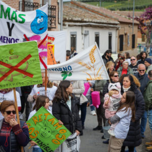 Vecinos de Retamoso de la Jara recaudan fondos para luchar contra una macrogranja de 7.200 cerdos