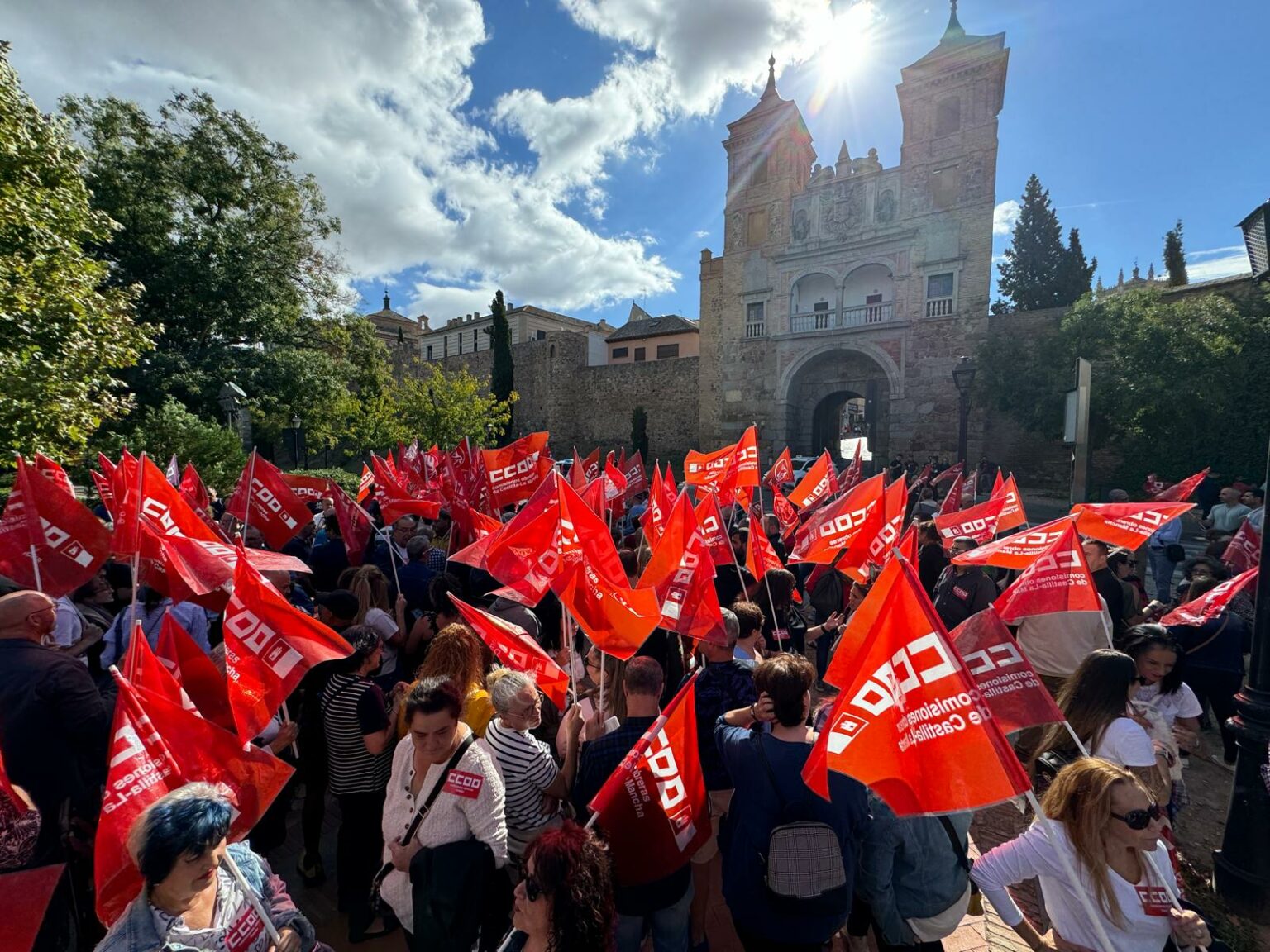 CCOO y UGT reivindican la reducción de la jornada laboral frente a la ...