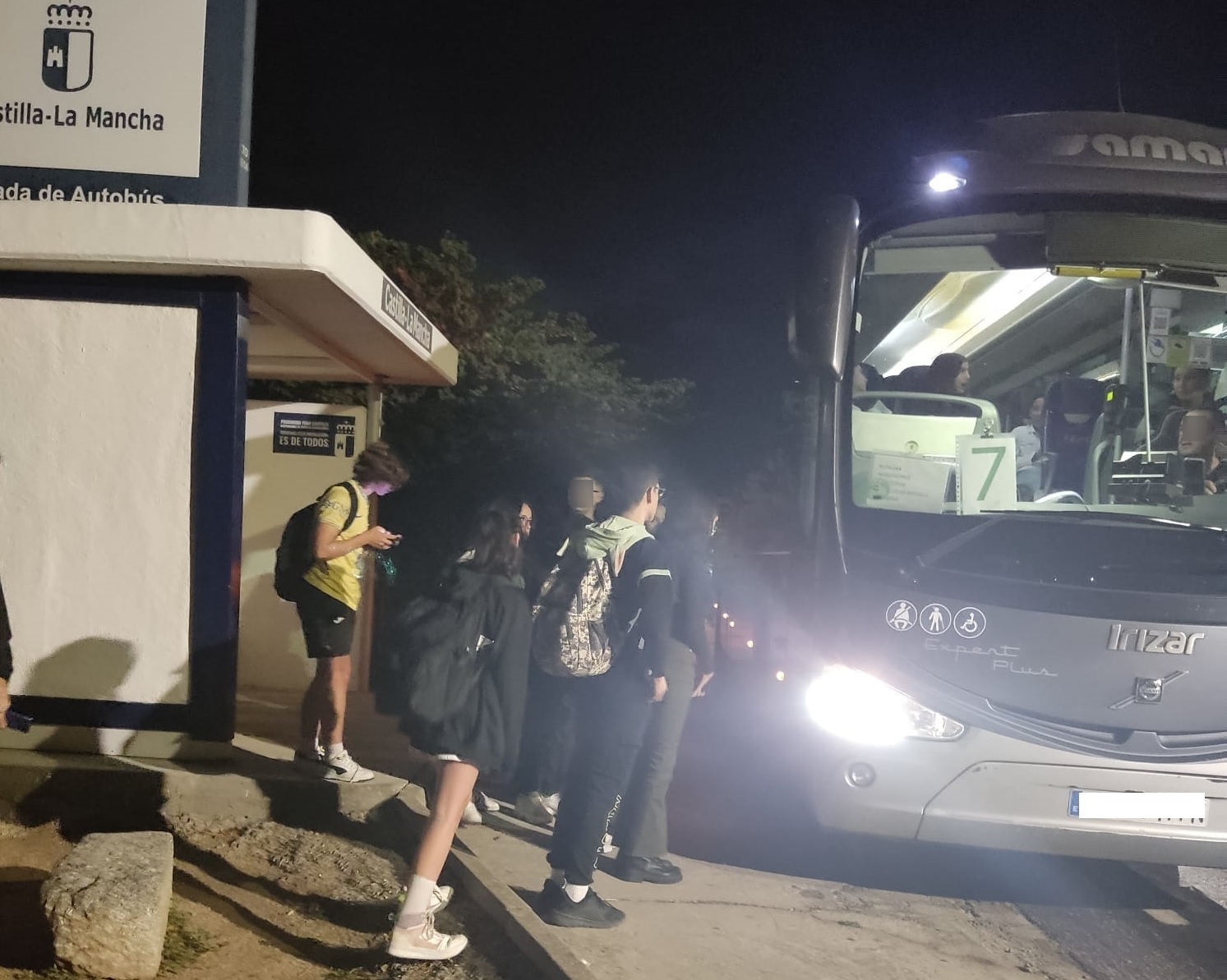 La larga jornada escolar del alumnado de un pueblo de Toledo por "una deficiente" ruta de transporte: "Su rendimiento cae en picado"