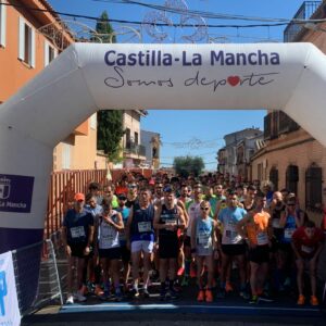 La Carrera de la Ciruela cumple 20 años en Olías del Rey con el reto de superar por primera vez los mil participantes