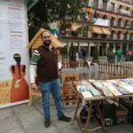 Una segunda vida a obras literarias "abandonadas" en Toledo con 'Libros Viven': "Nos negamos a que terminen en un contenedor"