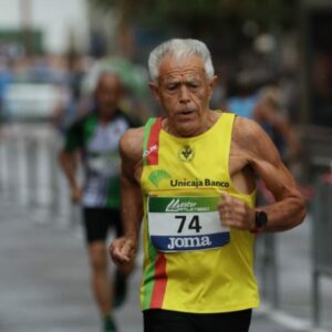 Proponen dedicar la pista de atletismo del Polígono a Juan López y el pabellón de la Legua a Jesús Gordillo