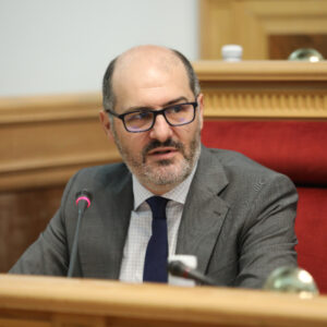 El PP no tomará medidas contra los diputados que avalaron la reducción de condenas en la UE, entre ellos Velasco, profesor de Derecho