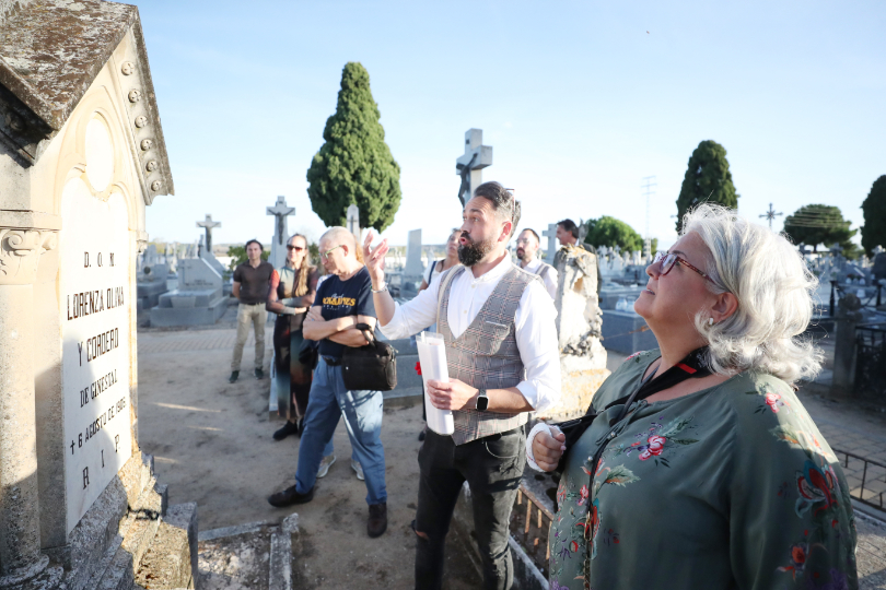 Talavera impulsa rutas guiadas al cementerio para dar a conocer su "importante patrimonio funerario"