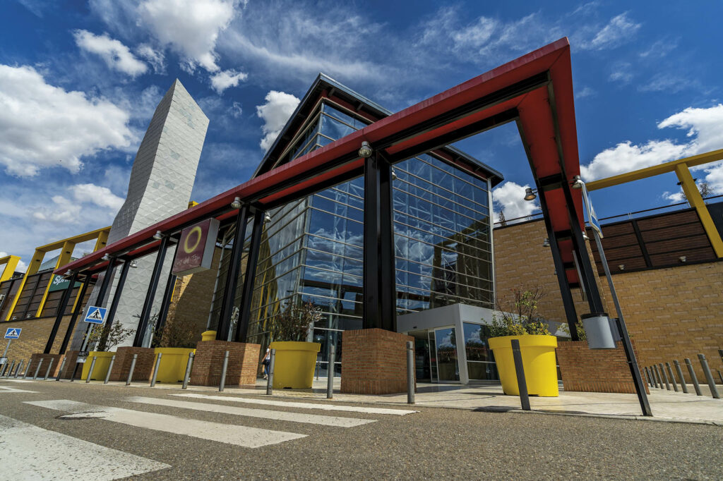 Sale a la venta Luz del Tajo, el centro comercial más grande de Toledo