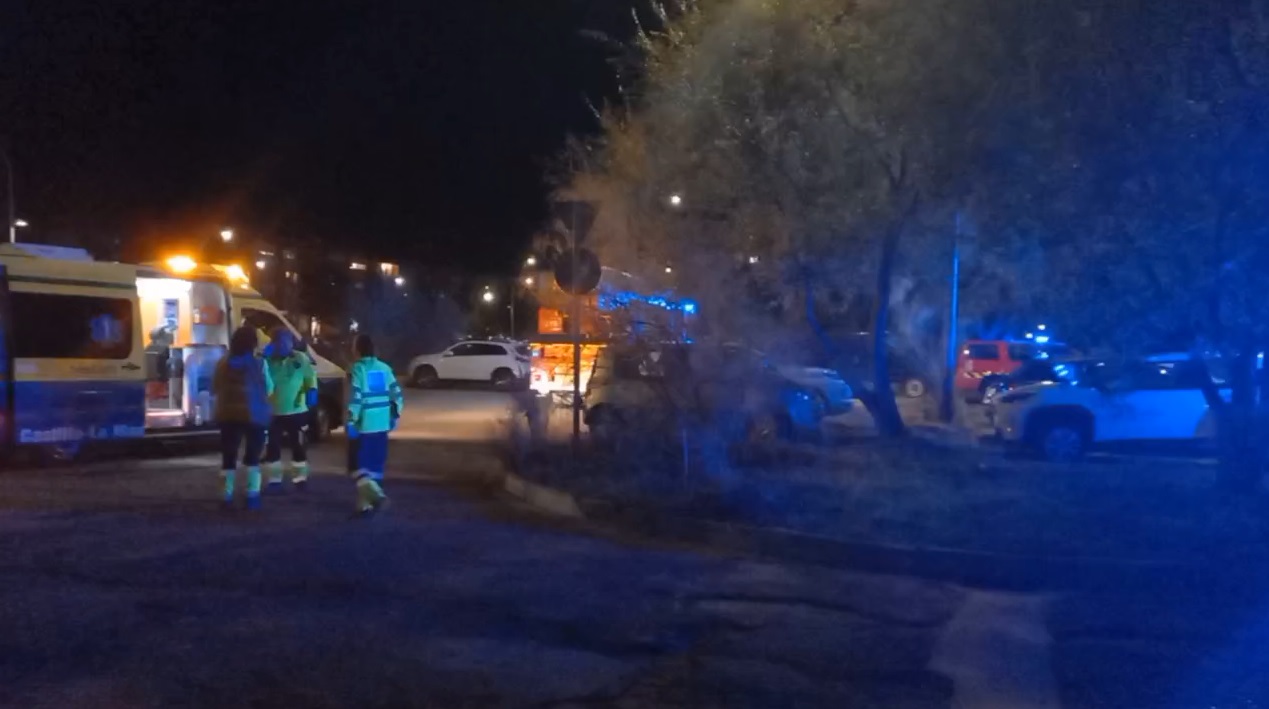 Una mujer y una niña, afectadas por inhalación de humo tras incendiarse ...