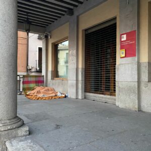 Las luces de Navidad no apagan la miseria