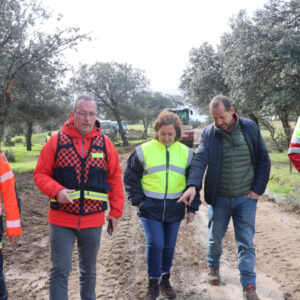 Construyen un vial de acceso a una urbanización de Cardiel de los Montes incomunicada por las inundaciones