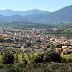 Los Navalucillos crea un aparcamiento para autocaravanas y rehabilita el paseo de los Árboles Gordos