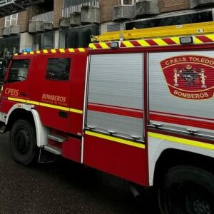 Un incendio en una vivienda de Chozas de Canales afecta a dos mujeres de 80 y 64 años