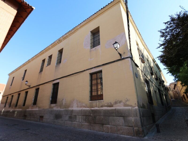 Toledo Emerge cambia de rumbo: San Juan de Dios será centro de día y la antigua sede de RNE se destinará a viviendas
