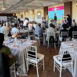 Vino y solidaridad entre risas: el Gacha's Comedy Festival llega a Toledo