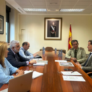 Velázquez negocia con Defensa la cesión de las 'casitas militares' y otros terrenos en Santa Bárbara