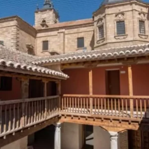 Orgaz inaugura el Casón del Conde, la primera hospedería de carácter público en la red regional