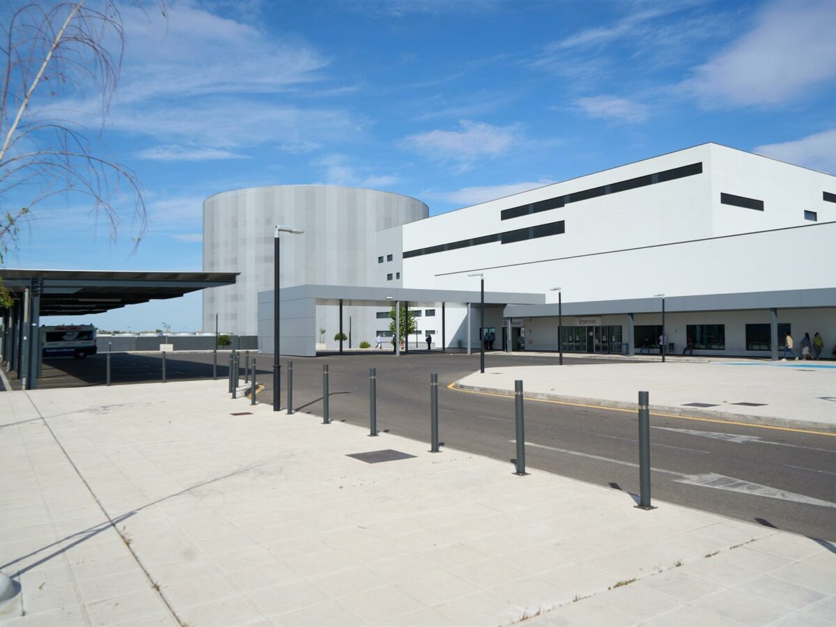 Herido un trabajador tras caer del tejado de una nave a diez metros de altura en Ocaña