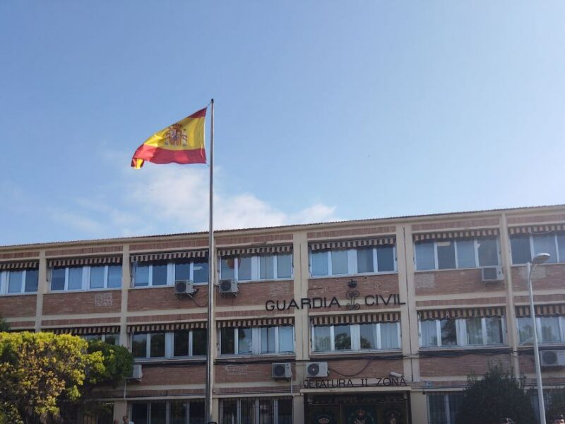 Refuerzo estructural en el bloque de oficinas del cuartel de la Guardia Civil en Toledo a la espera de su demolición