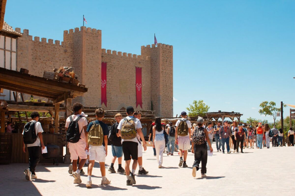 Puy du Fou insiste en que Toledo habilite una línea de autobús urbano que llegue al parque temático