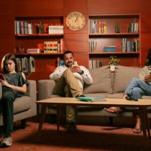 Sanidad impulsa una campaña para concienciar sobre el uso responsable de smartphones