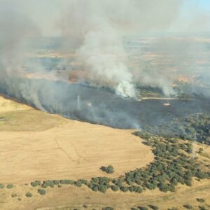 Incendios forestales en Calera y Chozas y en Vega de Escalona que requieren del trabajo de medios aéreos