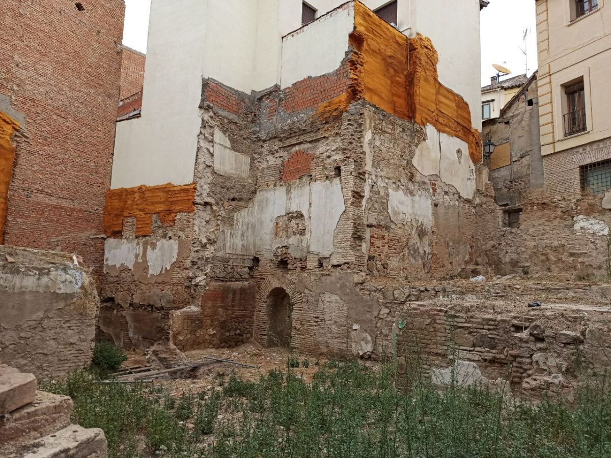 La parroquia de Santo Tomé promueve cinco viviendas y un parking en altura en un solar en el que se ubicó una antigua sinagoga