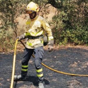Controlado el incendio forestal que obligó a confinar a los habitantes de Calera y Chozas