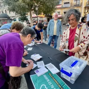 Protestas para abortar en la sanidad pública, un derecho frustrado en Toledo: "Fuera los rosarios de nuestros ovarios"