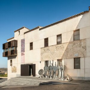 Velázquez ofrece colaboración para que el Santa Fe sea "referente" en el arte contemporáneo tras la salida de Polo